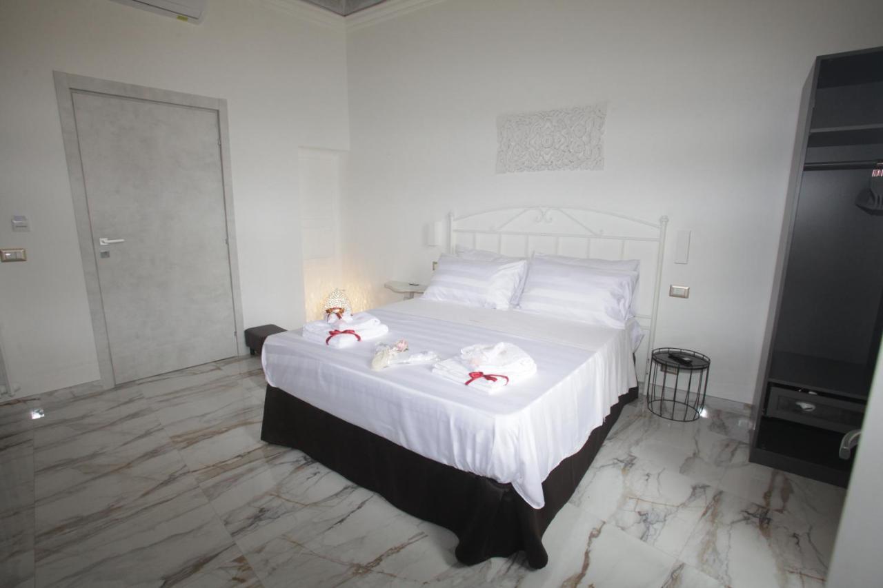 レッチェ La Dimora Di Re Idomeneo Bed & Breakfast エクステリア 写真
